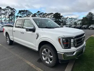 Ford F-150 2021 4x4 Lariat 4dr SuperCrew con cabina de 6.5 pies de largo.