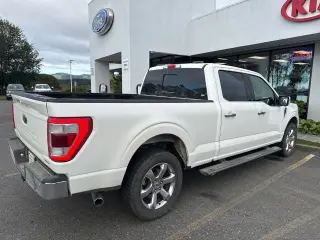 Ford F-150 2021 4x4 Lariat 4dr SuperCrew con cabina de 6.5 pies de largo.