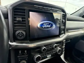 Ford F-150 2021 4x4 Lariat 4dr SuperCrew con cabina de 6.5 pies de largo.