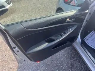 2011 Hyundai SONATA