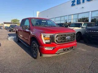 Ford F-150 2023 4x4 XLT 4dr SuperCrew con cabina de 5.5 m.