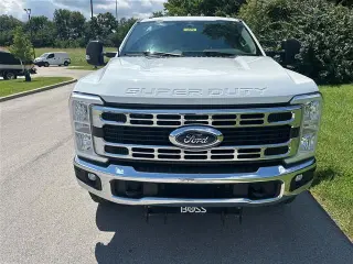 Ford F-250 Super Duty 2023 4x4 XL 4dr Cab de Trabajo de 6.8 pies de largo Pickup