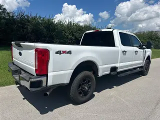 Ford F-250 Super Duty 2023 4x4 XL 4dr Cab de Trabajo de 6.8 pies de largo Pickup