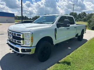 Ford F-250 Super Duty 2023 4x4 XL 4dr Cab de Trabajo de 6.8 pies de largo Pickup