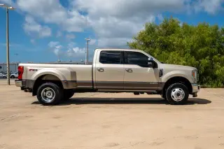 Ford F-350 Super Duty 2018 4x4 King Ranch 4dr Cab con 8 pies de largo pickup