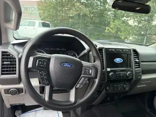 Ford F-350 Super Duty 2021 4x4 XL 4dr Cab de 6.8 pies de largo, suspensión trasera recta Pickup