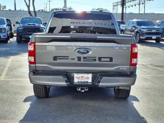 Ford F-150 2022 4x2 XL 4dr SuperCrew 5.5 ft. SB