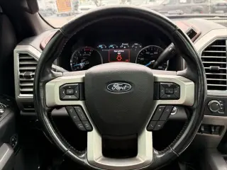 Ford F-250 Super Duty 2018 4x4 Platinum 4dr Crew Cab Pickup de 8 pies de largo