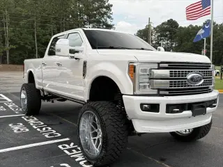 Ford F-250 Super Duty 2018 4x4 Platinum 4dr Crew Cab Pickup de 8 pies de largo