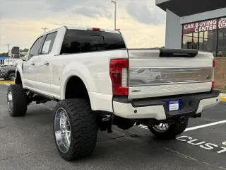 Ford F-250 Super Duty 2018 4x4 Platinum 4dr Crew Cab Pickup de 8 pies de largo