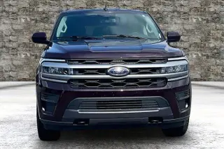 Ford Expedition 2023 4x4 XLT 4dr SUV