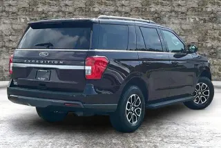 Ford Expedition 2023 4x4 XLT 4dr SUV