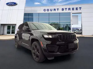 Jeep Grand Cherokee 2023 4x4 Laredo 4dr SUV