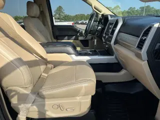 Ford F-250 Super Duty 2019 4x4 Lariat 4dr Crew Cab 8 ft. LB Pickup