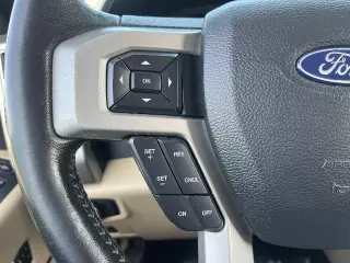 Ford F-250 Super Duty 2019 4x4 Lariat 4dr Crew Cab 8 ft. LB Pickup