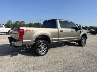 Ford F-250 Super Duty 2019 4x4 Lariat 4dr Crew Cab 8 ft. LB Pickup