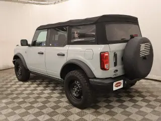 Ford Bronco 2022 4x4 Black Diamond 4dr SUV