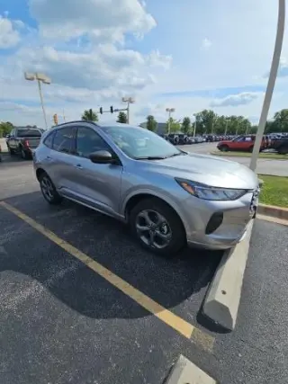 Ford Escape 2024 con tracción en las fouraz ST-Line 4dr SUV
