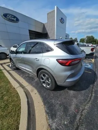 Ford Escape 2024 con tracción en las fouraz ST-Line 4dr SUV