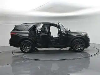 Ford Explorer 2023 AWD ST 4dr SUV