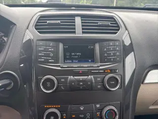 Ford Explorer 2018 AWD Base 4dr SUV