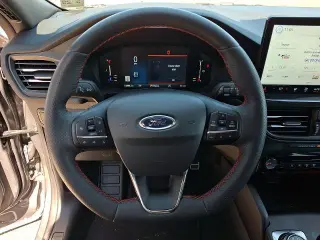 Ford Escape 2024 con tracción en las cuatro ruedas ST-Line 4dr SUV