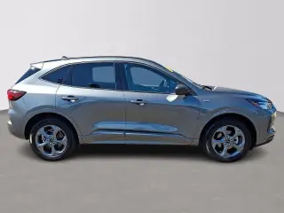 Ford Escape 2024 con tracción en las cuatro ruedas ST-Line 4dr SUV