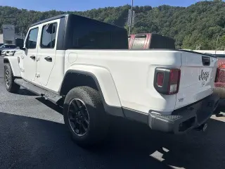 Jeep Gladiator 2022 4x4 Overland 4dr Crew Cab 5.0 ft. SB