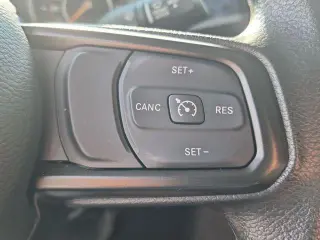 Jeep Gladiator 2025 4x4 NightHawk 4dr Cabina de Trabajo 5.0 ft. SB