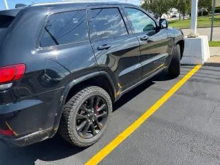 Jeep Grand Cherokee 2019 4x4 Laredo 4dr SUV