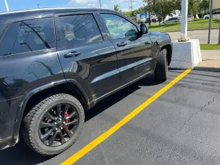 Jeep Grand Cherokee 2019 4x4 Laredo 4dr SUV