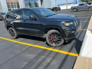 Jeep Grand Cherokee 2019 4x4 Laredo 4dr SUV