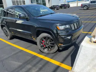 Jeep Grand Cherokee 2019 4x4 Laredo 4dr SUV