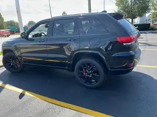Jeep Grand Cherokee 2019 4x4 Laredo 4dr SUV