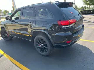 Jeep Grand Cherokee 2019 4x4 Laredo 4dr SUV