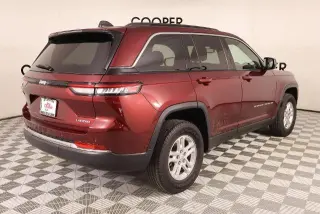 Jeep Grand Cherokee 2024 4x4 Laredo 4dr SUV