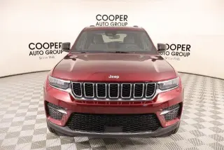 Jeep Grand Cherokee 2024 4x4 Laredo 4dr SUV