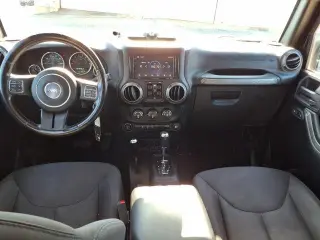 Jeep Wrangler Unlimited 2015 4x4 Sport 4dr SUV