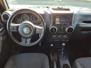 Jeep Wrangler Unlimited 2015 4x4 Sport 4dr SUV