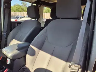 Jeep Wrangler Unlimited 2015 4x4 Sport 4dr SUV