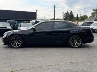 2017 Chrysler 300