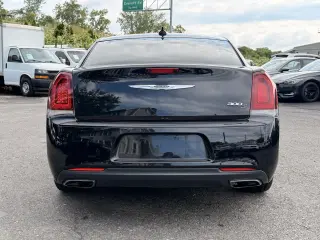 2017 Chrysler 300