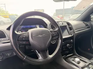 2017 Chrysler 300