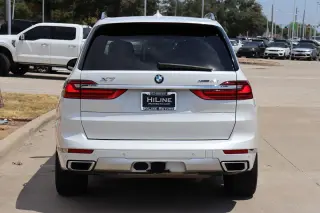2022 BMW X7