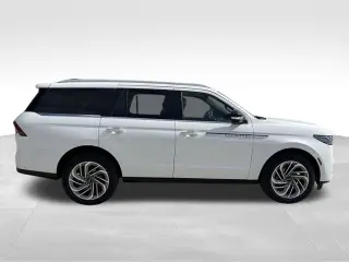 2025 Lincoln Navigator