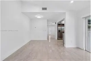 Propiedad en alquiler con 3 dormitorios y 2 baños en Cooper City