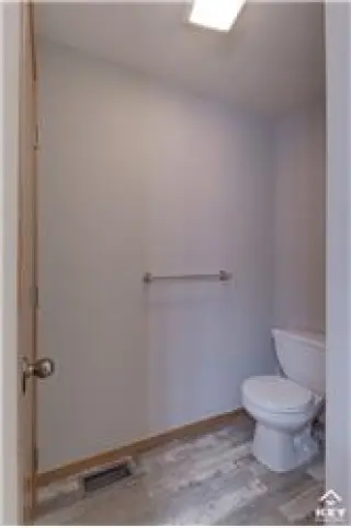 Rental property with 3 bedroom and 2.5 bathroom in Wichita