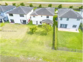 Propiedad en alquiler con 4 dormitorios y 3 baños en Miami Lakes