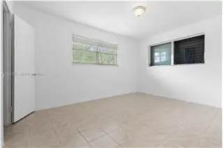 Propiedad en alquiler con 5 dormitorios y 2 baños en Wilton Manors