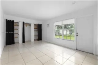 Propiedad en alquiler con 5 dormitorios y 2 baños en Wilton Manors